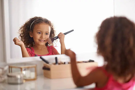 Tips-To-Choose-The-Right-Makeup-Products-For-Your-Kids Sparkles