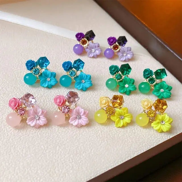 AESTHETIC FLORAL STUDS SPARKLES