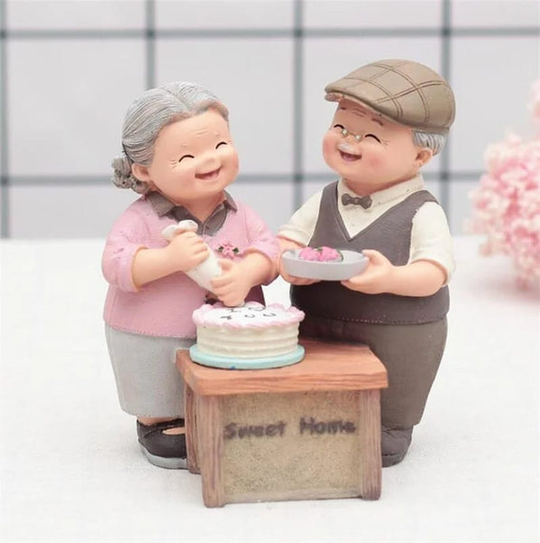 MINI LOVING COUPLE SCULPTURE