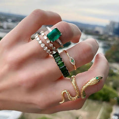 6 X LUXURIOUS EMERALD RINGS SET