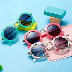 BEAUTIFUL CHIC SUNGLASSES