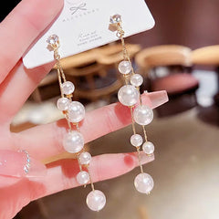 DAINTY PEARL EARRINGS SPARKLES