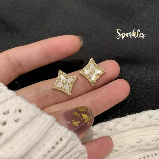 DIAMOND STUDS SPARKLES