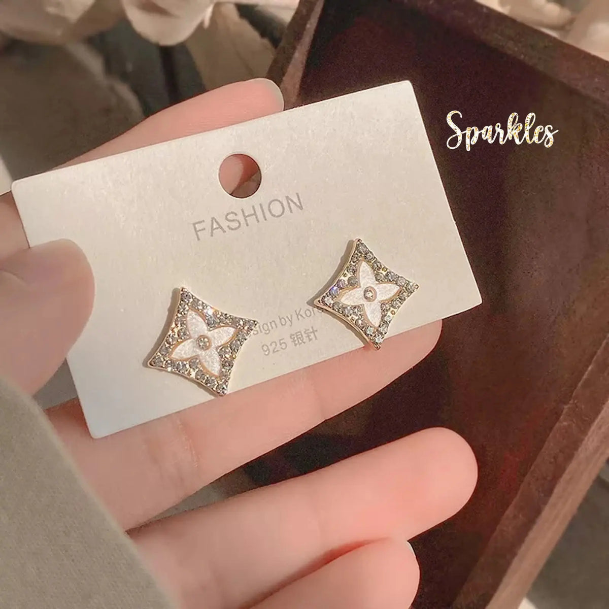 DIAMOND STUDS SPARKLES